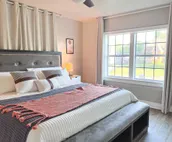 Central OKC. Few Min to Plaza, Paseo, Asian. King Bed w/ in-room TV. NO CHORES!!