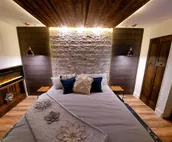 Enjoy relaxing comfort in this uniquely designed home - 5min from Frontier Park