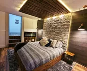Enjoy relaxing comfort in this uniquely designed home - 5min from Frontier Park
