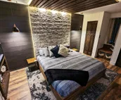 Enjoy relaxing comfort in this uniquely designed home - 5min from Frontier Park