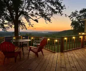 LAKEVIEW & Mountain View romantic SUNSET OASIS on Lake Tenkiller near Tahlequah