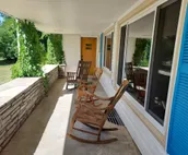 Remodeled Historic ranch headquarters w/fireplace, 5mn drive to local hotsprings