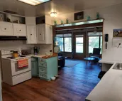 Remodeled Historic ranch headquarters w/fireplace, 5mn drive to local hotsprings