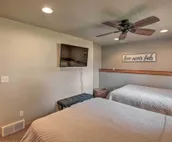 Inviting Sioux Falls Home ~ 5 Mi to Downtown!