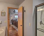 Inviting Sioux Falls Home ~ 5 Mi to Downtown!