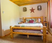 15) 1 BEDROOM WITH LOFT CONDOS - 3 QUEENS- The Mountain Inn