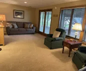 LeeLee's Lake house!Relaxing, Private Beach & Yard, Dock & room for your Jetski!