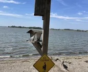 LeeLee's Lake house!Relaxing, Private Beach & Yard, Dock & room for your Jetski!