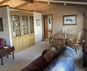 LeeLee's Lake house!Relaxing, Private Beach & Yard, Dock & room for your Jetski!