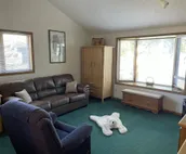 LeeLee's Lake house!Relaxing, Private Beach & Yard, Dock & room for your Jetski!