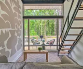 Chic Tiny Home Retreat ~ 2 Mi to MSU Campus!