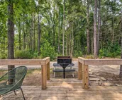 Chic Tiny Home Retreat ~ 2 Mi to MSU Campus!