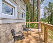 Chic Tiny Home Retreat ~ 2 Mi to MSU Campus!