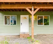 Dog-friendly lower-level duplex with washer/dryer - walk to ski lifts