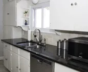 Luxury! 4BR Spacious and serene getaway in North Riverside