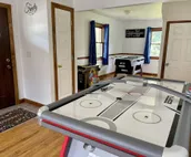 House in Bloomington 💥 10mins from IU/ Fire Pit/ Games/ Spring Steals & Deals!