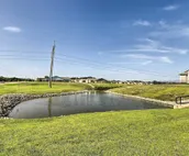 Cozy Townhome w/ Lake View ~ 10 Mi to Wichita