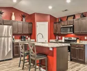 Cozy Townhome w/ Lake View ~ 10 Mi to Wichita