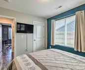 Cozy Townhome w/ Lake View ~ 10 Mi to Wichita
