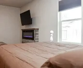 Private Sunset Lodge Suite w/ Whirlpool Tub +View!