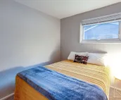 Modern Cozy Home 4 min Drive from Notre Dame
