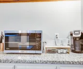 Modern Cozy Home 4 min Drive from Notre Dame