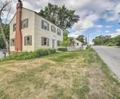 Pet-Friendly Lake Getaway: 1 Block to Beach!