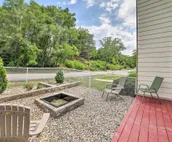 Pet-Friendly Lake Getaway: 1 Block to Beach!