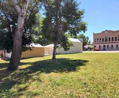 Prime Family Retreat W/ Private Fenced Shaded Yard, BBQ-Peaceful & Relaxing