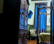 Historic Centralized Victorian Downtown Condo Close To All Tourist Attractions