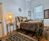 1908 Wild Bill Hickock Condo-Rustic Cozy 1900's Feel-Fenced Yard-Firepit Patio