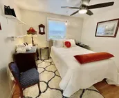 Two Beautiful Spaces Under One Roof-Perfect for Reunions and Families-5BR/3BA