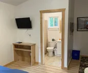 Talkeetna Wilderness Lodge -  Studio Cabin #1 – Queen Bed