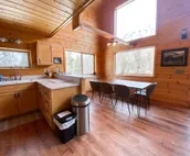 360 mountain views- Cozy cabin with room for all