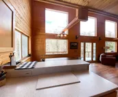 360 mountain views- Cozy cabin with room for all