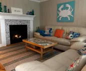 Located close to wedding venues, downtown shops and eateries.  Family friendly!