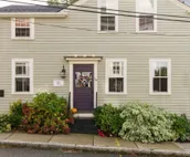 Located close to wedding venues, downtown shops and eateries.  Family friendly!