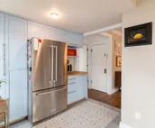 Cheerful 3 Bedroom / 2 Bathroom Bungalow w/ private Hot Tub + Private Deck/Patio