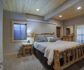 Cabin close to Nemo, private stocked pond and hot tub great for families!