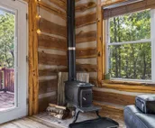 Secluded cabin getaway on 40 wooded acres! - 45 mins from South Tulsa