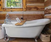 Secluded cabin getaway on 40 wooded acres! - 45 mins from South Tulsa