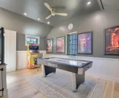 4 bedroom home downtown Nashville. Hot tub, large patio, fire pit, and game room