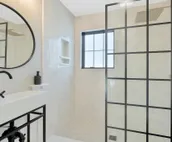 4 bedroom home downtown Nashville. Hot tub, large patio, fire pit, and game room