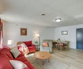 Bright Yankton Apartment Near Meridian Bridge