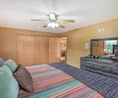 'Eagles View' w/ Game Room - Walk to River!