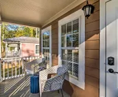 Chic Cottage Retreat w/ Grill, 2 Mi to MSU!