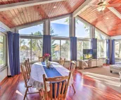 Beautiful Bellevue Home w/ Deck + Gas Grill!