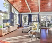 Beautiful Bellevue Home w/ Deck + Gas Grill!