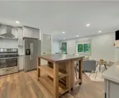 Creekside bungalow with a hot tub, walking distance to downtown Nashville