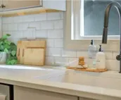 Creekside bungalow with a hot tub, walking distance to downtown Nashville